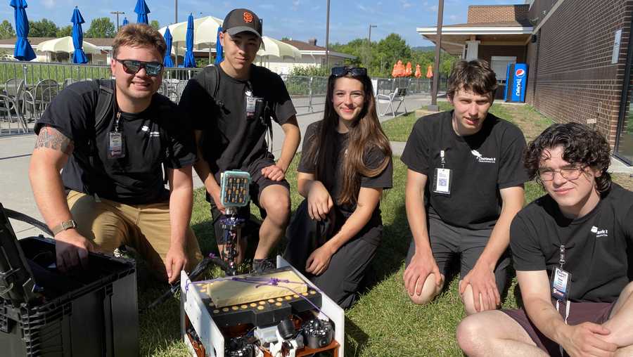 the cabrillo robotics team with seahawk ii and the pilot (second from the left) isaac eda